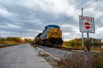 CSXT 468 leads CN 327 at Du Havre boulvard